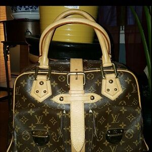 Manhattan Loui Vuitton prestine condition